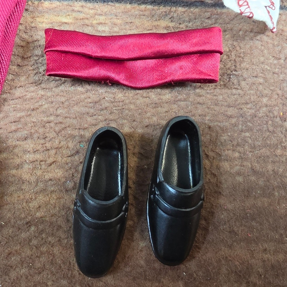 Mattel Ken Tuxedo Outfit Vintage Burgundy Velvet Suit Excellent 6pc Set - Picture 7 of 7